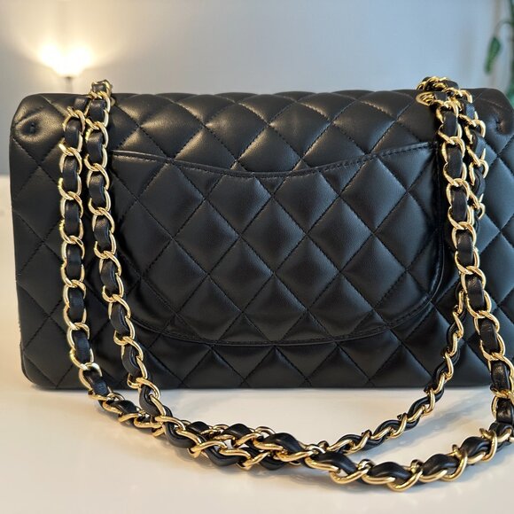 Chanel Classic Flap Lambskin - 9.8 Condition - Black/Gold in Medium/Large - Picture 2 of 11
